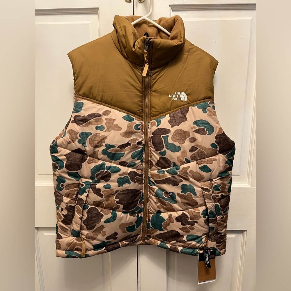 North face camo puffer vest size L